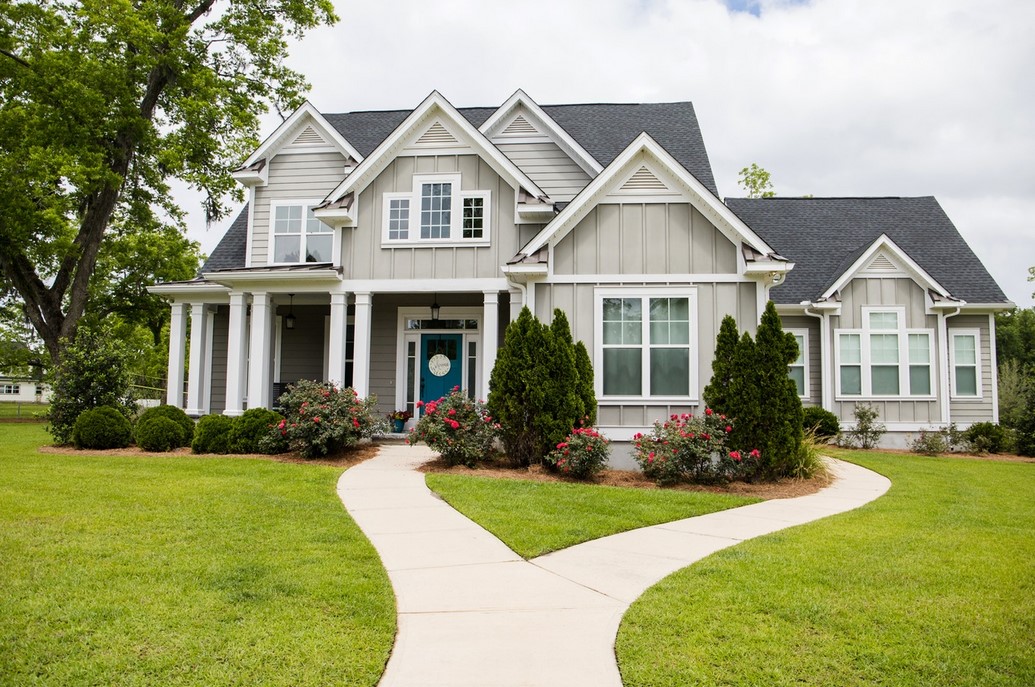 4 Ways To Improve Your Home’s Curb Appeal