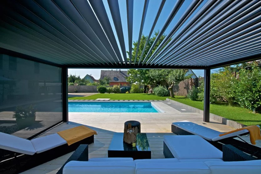 Retractable Louvred Roofs – The Perfect Way to Enjoy Your Outdoor Space All Year Round